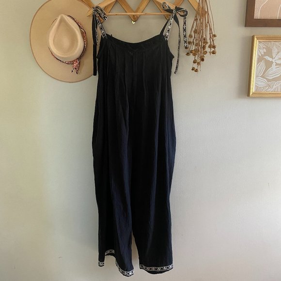 NWOT World Market Black Boho Embroidered Tie Strap Wide Leg Crop Jumpsuit - Picture 2 of 5